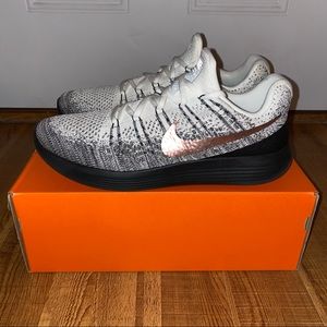 Nike LunarEpic Low Flyknit 2 X-Plore (WORN ONCE, NEARLY PERFECT CONDITION)